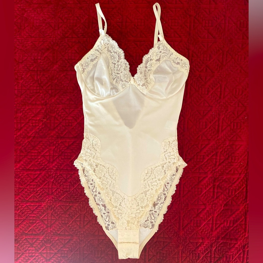 Vintage Eve Stillman for Lady Marlene 1980 32D lace cream body suit  lingerie